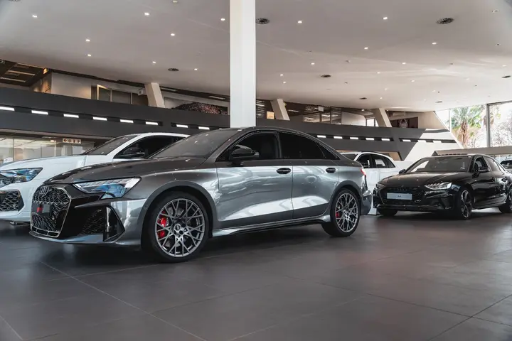 Audi Centre Claremont / 09