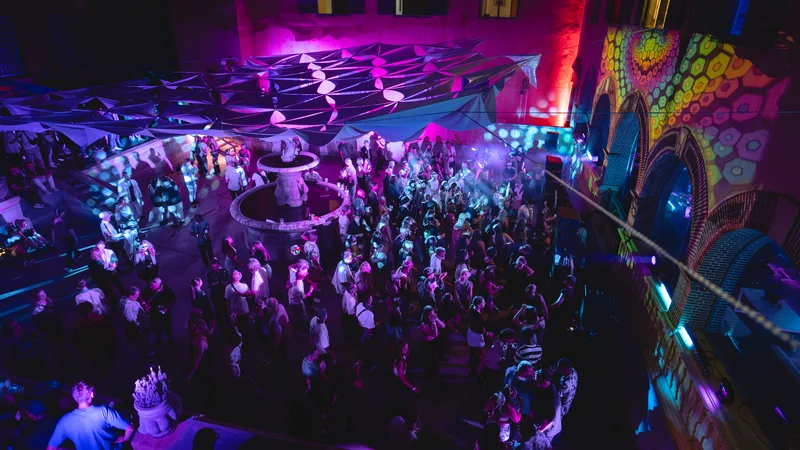 Concerts & nightlife / 09