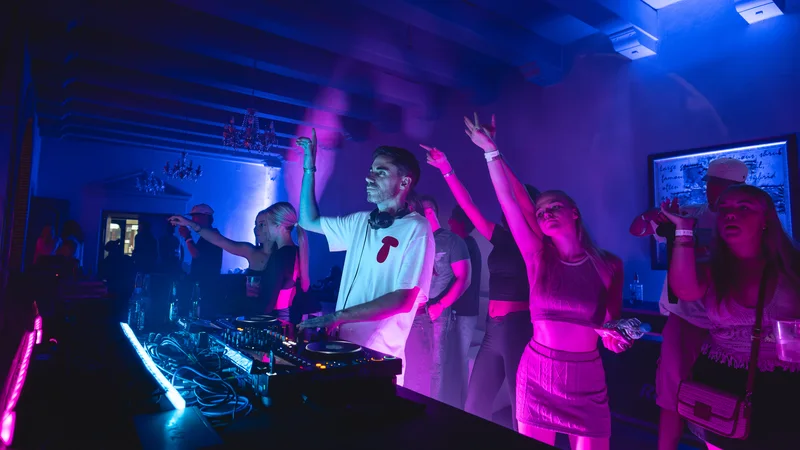 Concerts & nightlife / 18