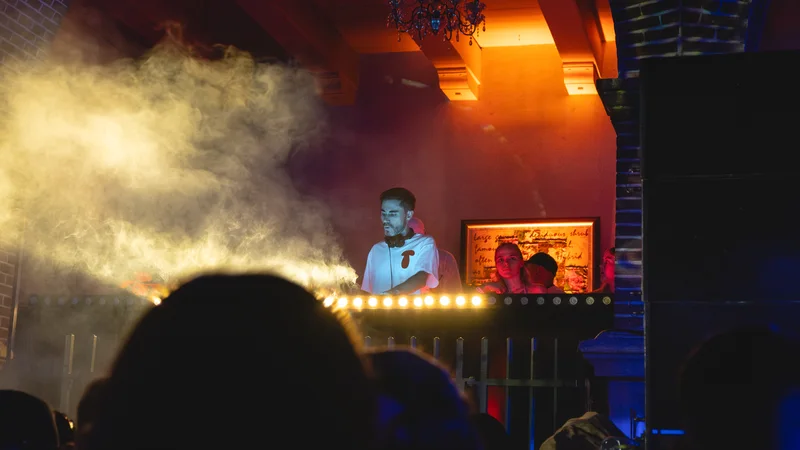 Concerts & nightlife / 16