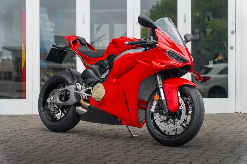 Ducati Claremont / 33