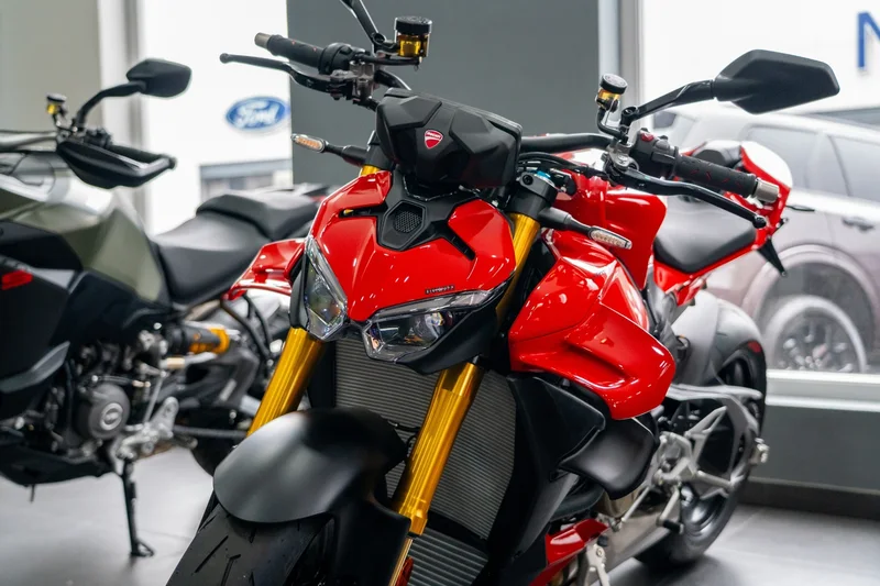 Ducati Claremont / 14