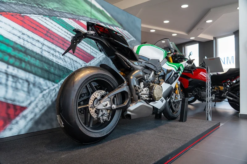 Ducati Claremont / 25