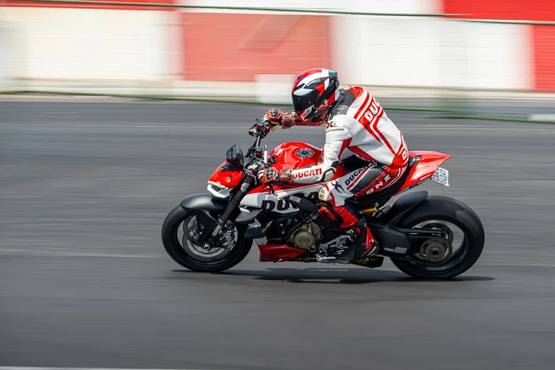 Ducati Claremont / 38