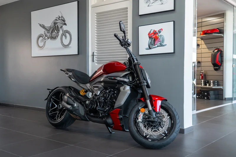 Ducati Claremont / 24